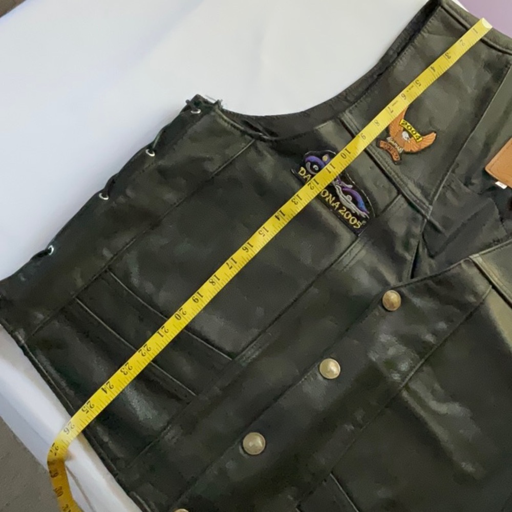 Walter Dyer Genuine Leather Biker Vest with Buffalo Nickel Snaps - Picture 7 of 14